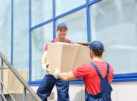 Removal van in a Wapping street during a student move