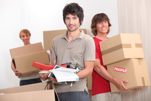 Residential removals support in Wapping near riverside apartments